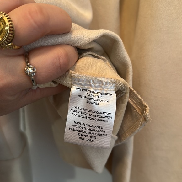 Beautiful Vegan Suede Jacket - Picture 10 of 11